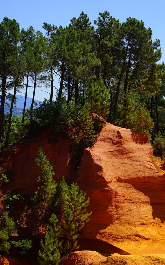 Ocher Rocks Vaucluse