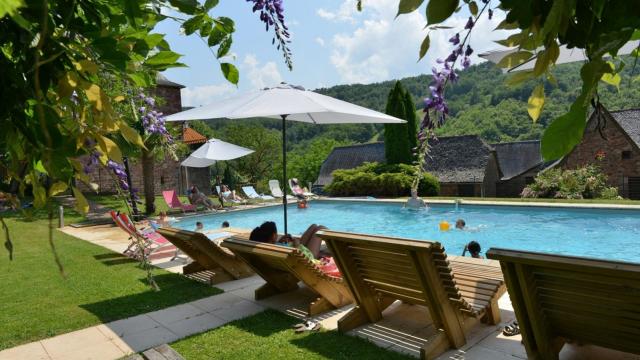 Swimming pool of the Duzou lodging village