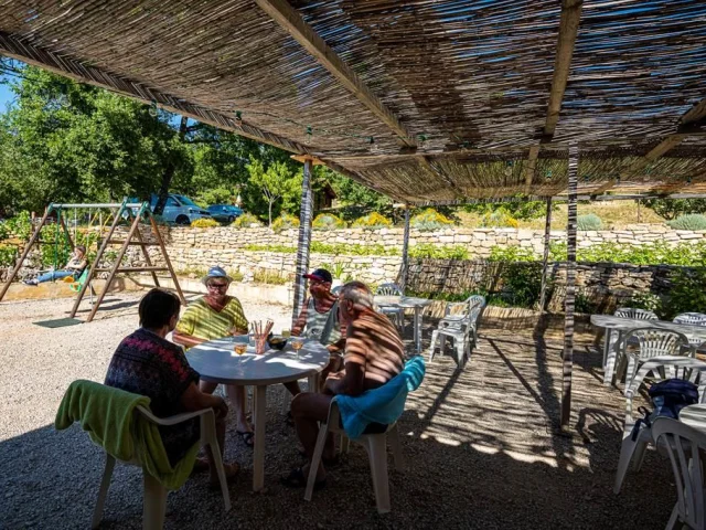 En Terrasse à L'oliveraie