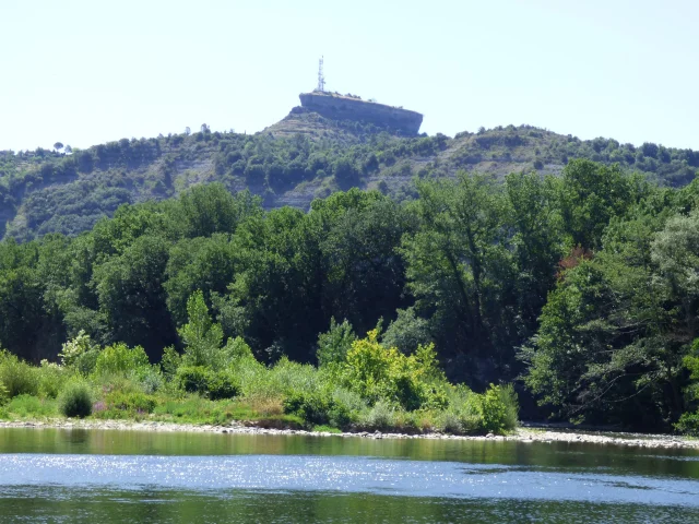 Ardeche Nature Riviere Vue02 C Revo Thijol Village De Gites Reduite