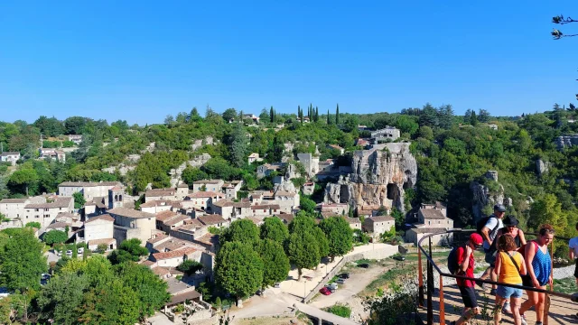 Ardeche Village Visite Randonnee Famille Vacances Point De Vue C La Fontinelle Village De Gites Reduite