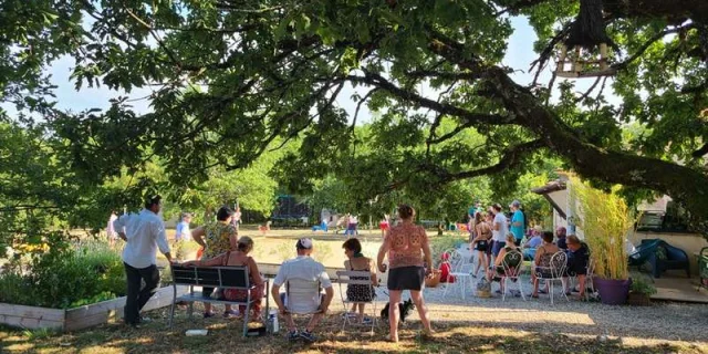 Location Gite Derniere Minute Activites Jeux Petanque Plein Air