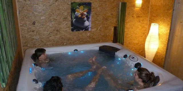 Location Gite Fevrier Vacances Hiver Bien Etre Offre Sejour Saint Valentin Spa Jacuzzi