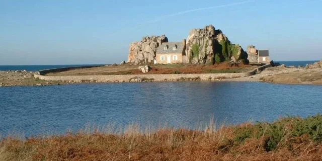 Location Gite Fevrier Vacances Hiver Paysage Bretagne Bord De Mer Maison Entre Deux Rochers