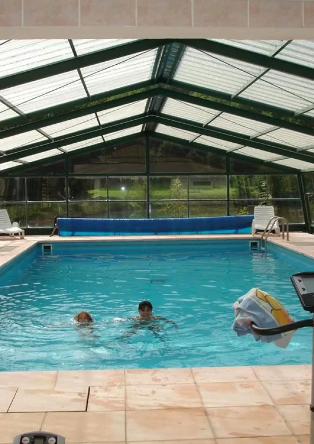 Location Gite Vacances Noel Loisir Piscine Chauffee Couverte Detente Famille Puy De Dome