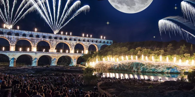 Location Gite Vacances Noel Tourisme Visite Nocturne Gard Pont Du Gard Spectacle Noel