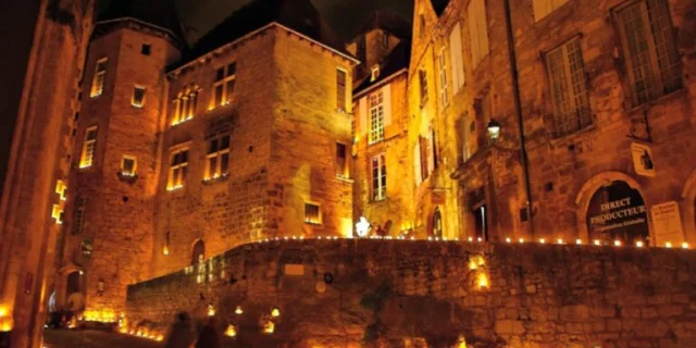 Location Gite Vacances Noel Tourisme Visite Nocturne Dordogne Sarlat