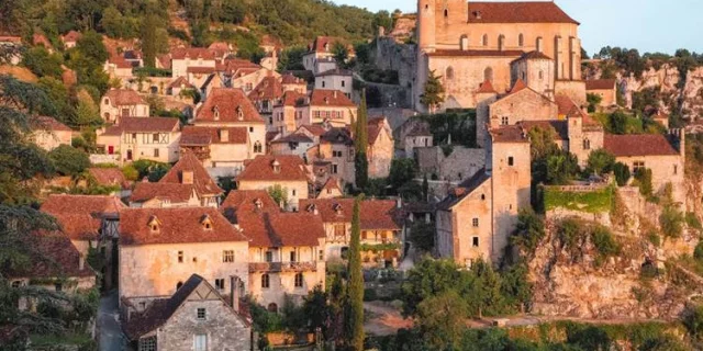 Location Gite Vacances Noel Tourisme Visite Village Causse