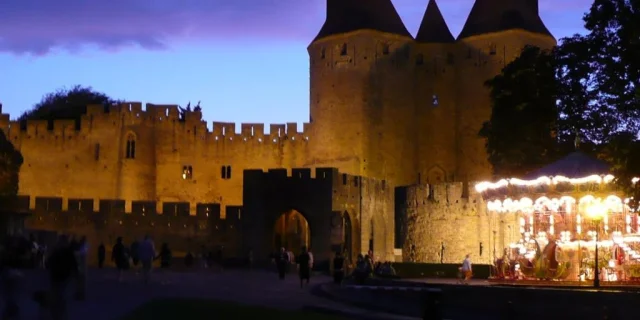 Location Gite Vacances Noel Tourisme Visite Ville Chateau Carcassonne Aude