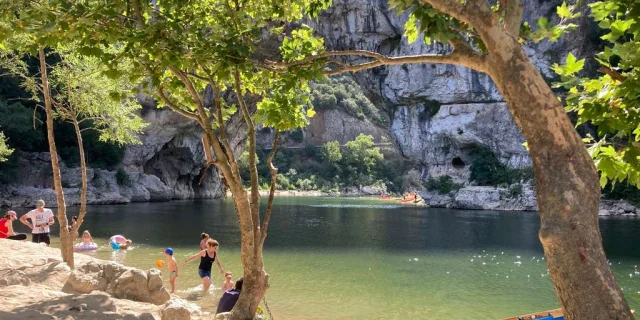 Location Gites Vacances Ardeche Ardeche Sud Vallon Pont D Arc Paysage Riviere Plage 15