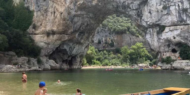 Location Gites Vacances Ardeche Ardeche Sud Vallon Pont D Arc Paysage Riviere Plage 31