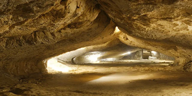 Location Gite Vacances Ariege Loisirs Visite Grottes De Lombrives Recadree