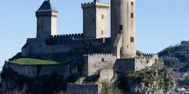 Location Gite Vacances Ariege Tourisme Ariege Loisirs Chateau De Foix