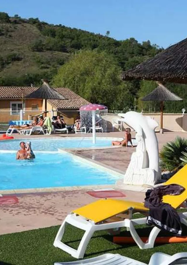 Location Gite Vacances Printemps Avril Paques Village Vacances Piscine