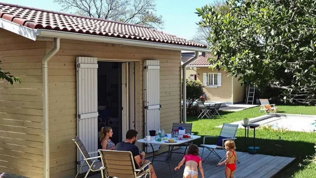 Location Vacances De Paques Gite France Avec Piscine Pour Famille 8