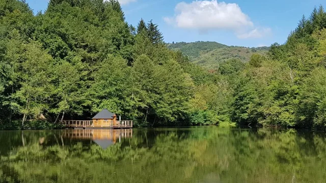 Gite Atypique Location Insolite Cabane Flottante 20 Aveyron